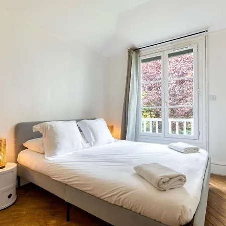 Barthelemy Charmante Maison De *